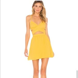 Revolve Superdown Sharon Pleated Yellow Chiffon Dress NWT - size S
